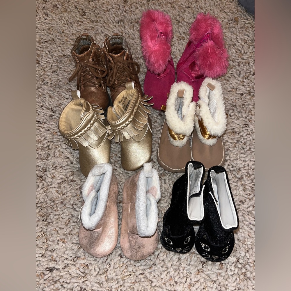 Baby girls lot of boots size 6-12m